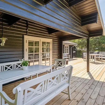 Dorthea - 200m From The Sea By Interhome